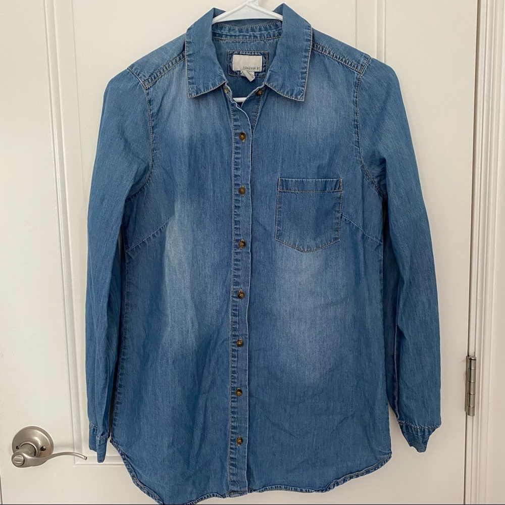Forever 21 Button Down Faded Denim Top Size Small